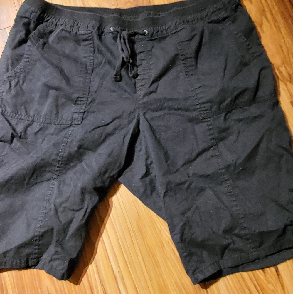 Blk Old Navy shorts SIZE 18